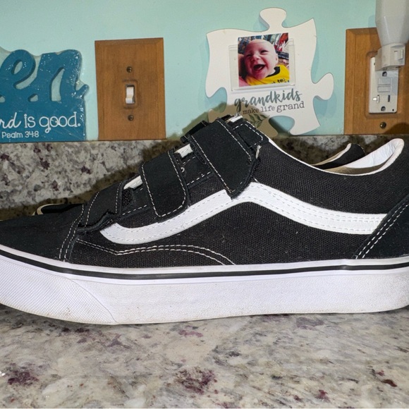 Vans Black & White 3 Strap Velcro Shoes Sze 9M / 10.5W - Picture 5 of 15